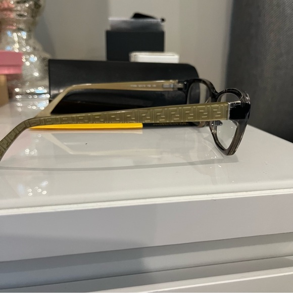 Fendi glasses - Picture 4 of 9